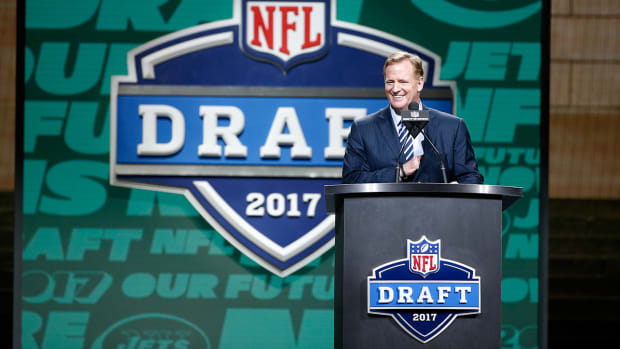 roger-goodell-boo-nfl-draft-video.jpg